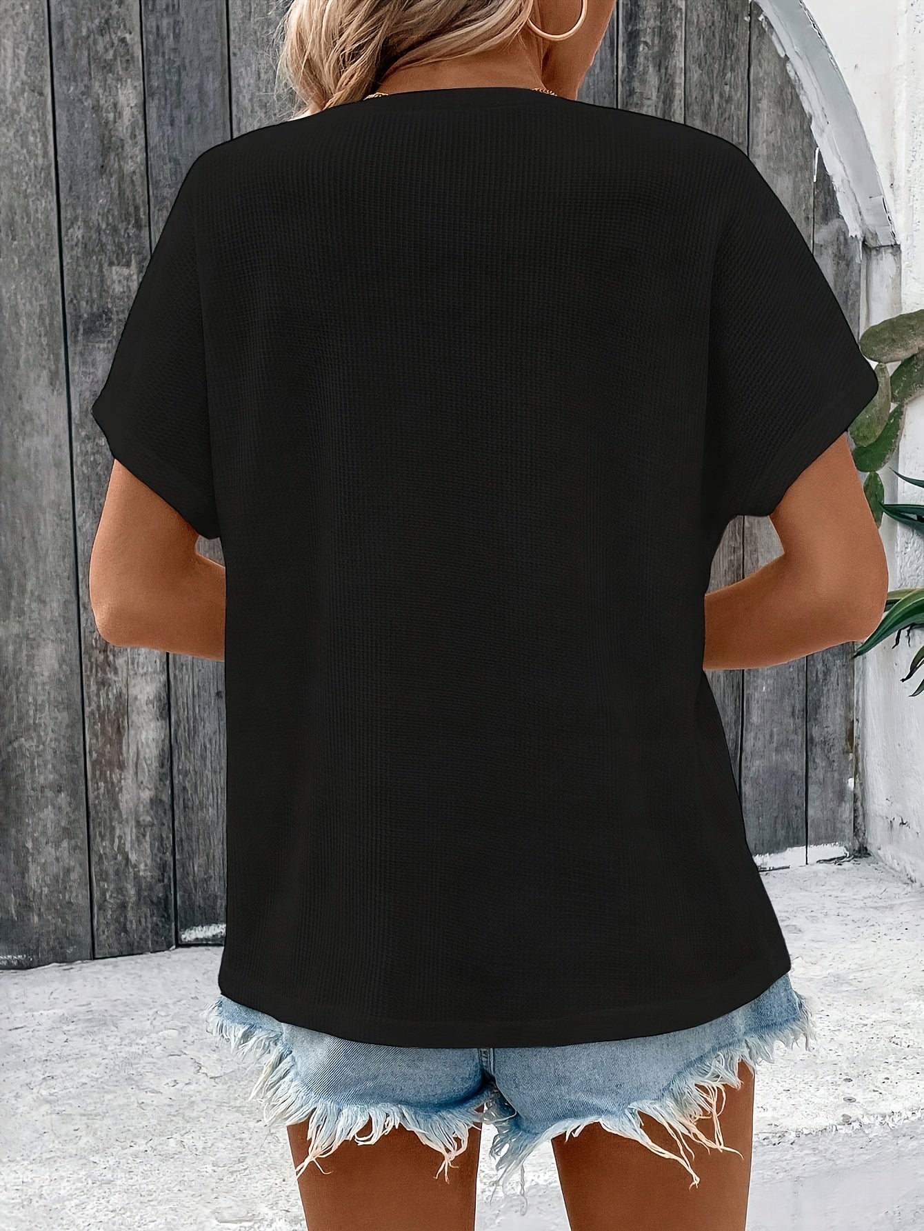 Marylou | Short Sleeve Crew Neck Button Top
