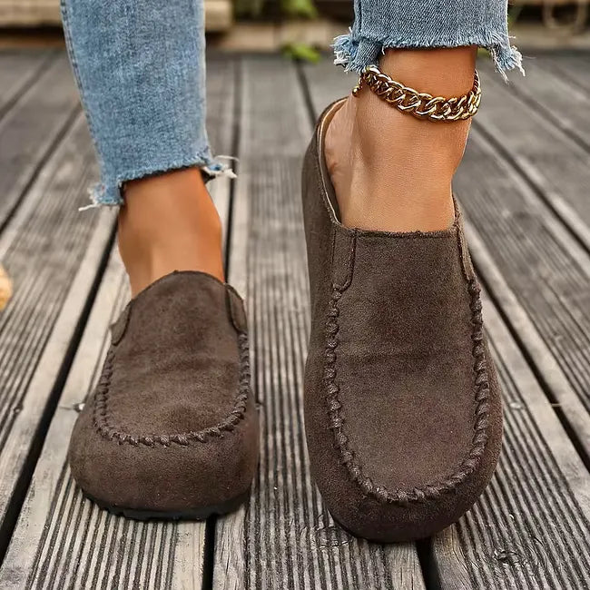 Wendi | Slip-On Round Toe Suede Clogs