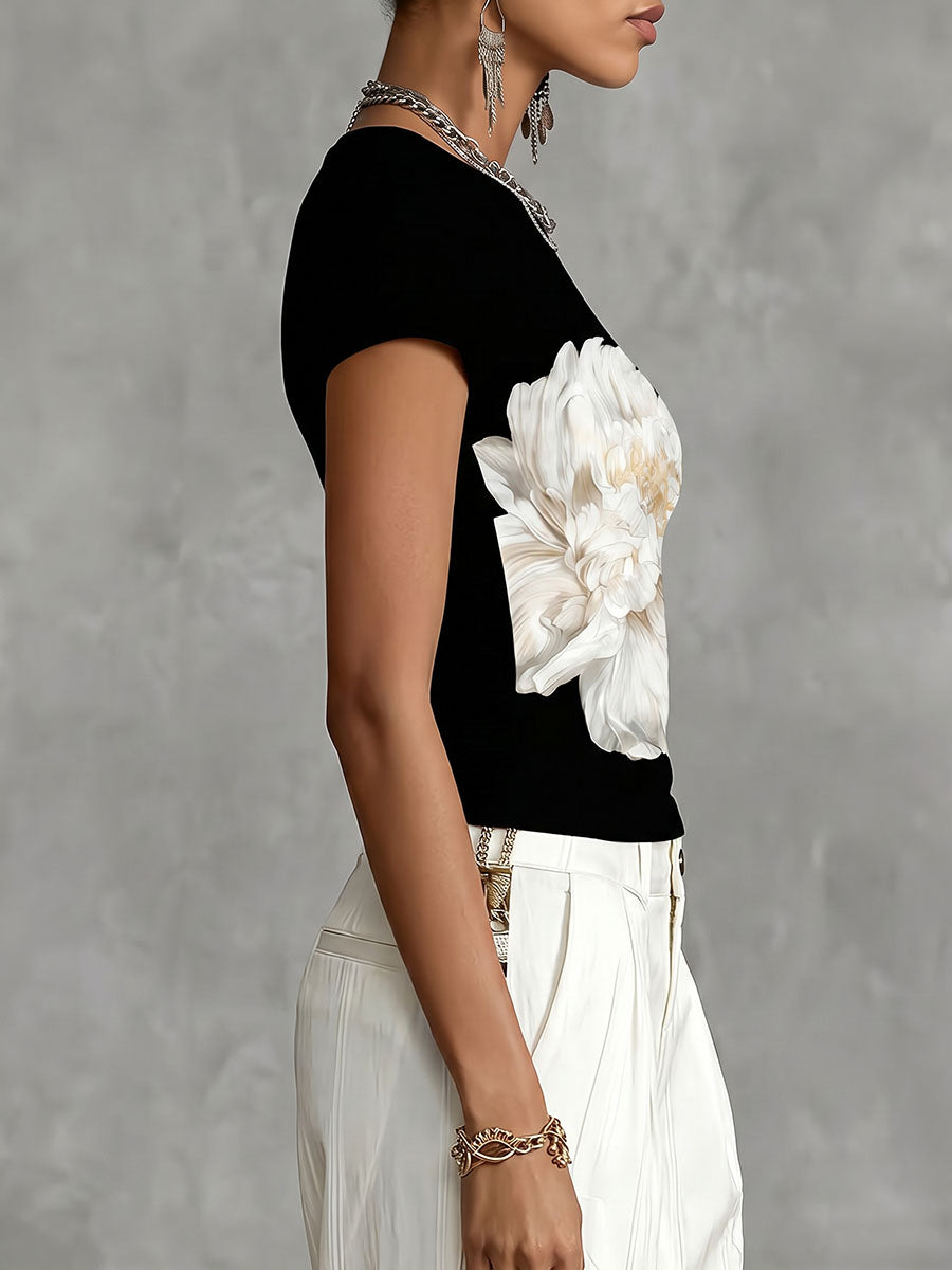 Greta | Floral Print Crew Neck T-Shirt in Black