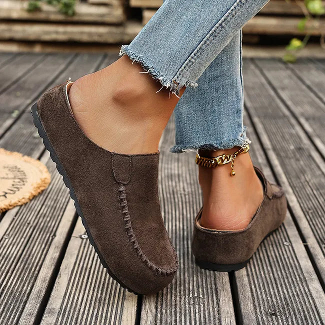 Wendi | Slip-On Round Toe Suede Clogs