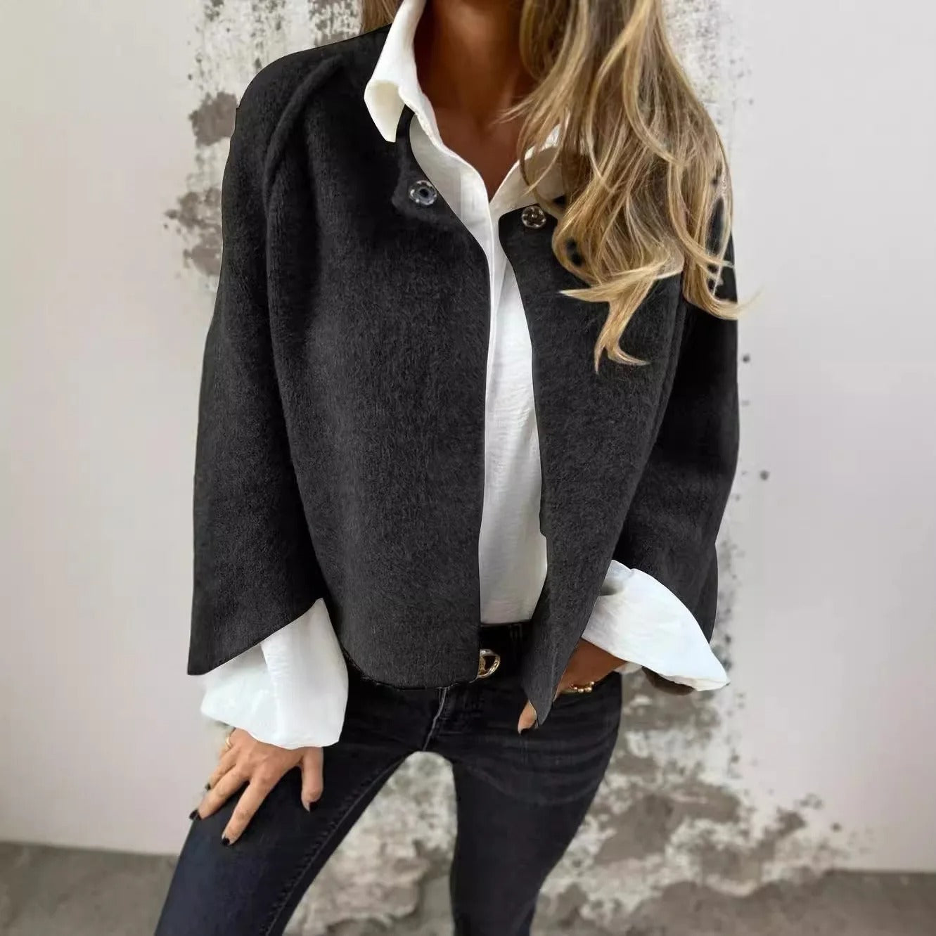 Henrike | Cropped Round Neck Textured Long Sleeve Jacket