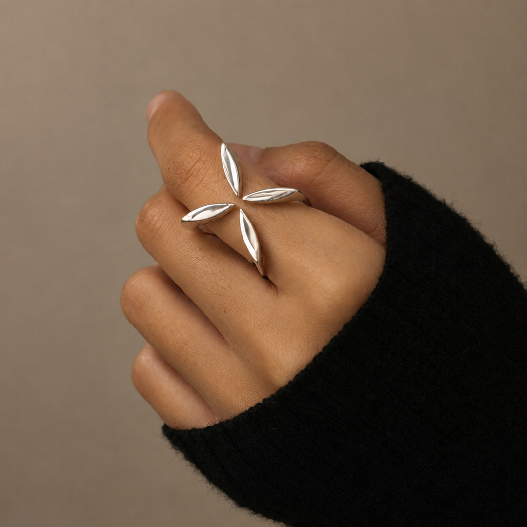 Gerti | Open Leaf Design Statement Ring